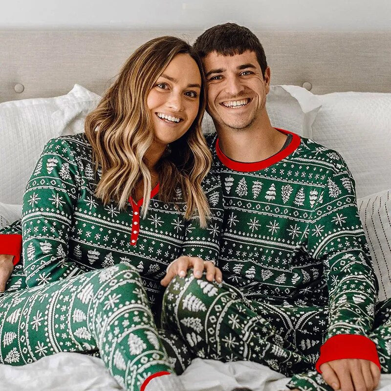Green Christmas pyjamas set for the whole family