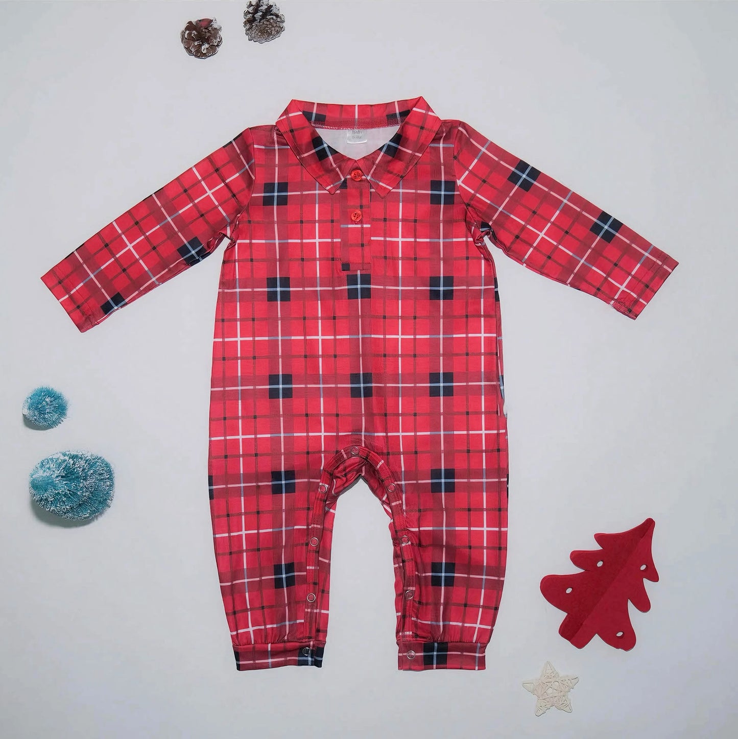 Plaid pyjamas for family and dog – Maximum comfort, classic look, and sizes for everyone